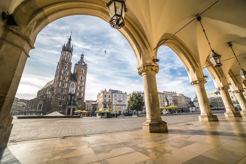 Grand city tour through Krakow with Old Town and Jewish quarter